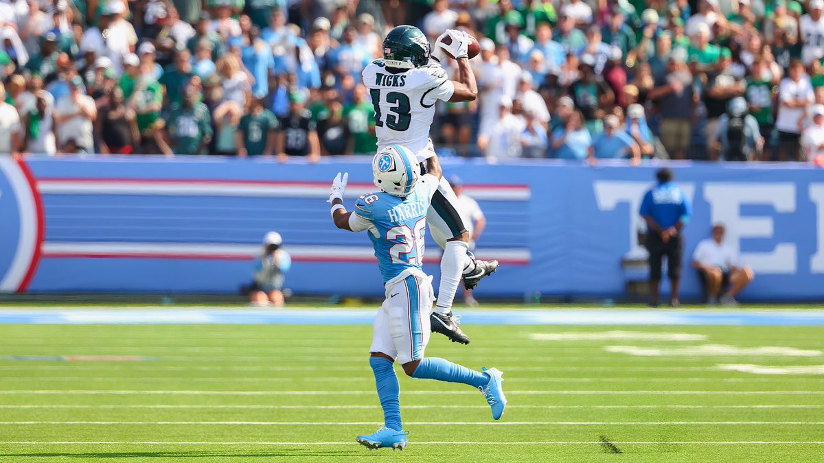 _EagleTimes's tweet photo. Only 4 Eagles EVER have opened with back-to-back 70-yard receiving games:

1940 – Don Looney
2006 – Donte' Stallworth
2008 – DeSean Jackson
2026 – Dontayvion Wicks

The AJ Brown replacement is off to a historic start 👀 https://t.co/6ws2WUU4bl
