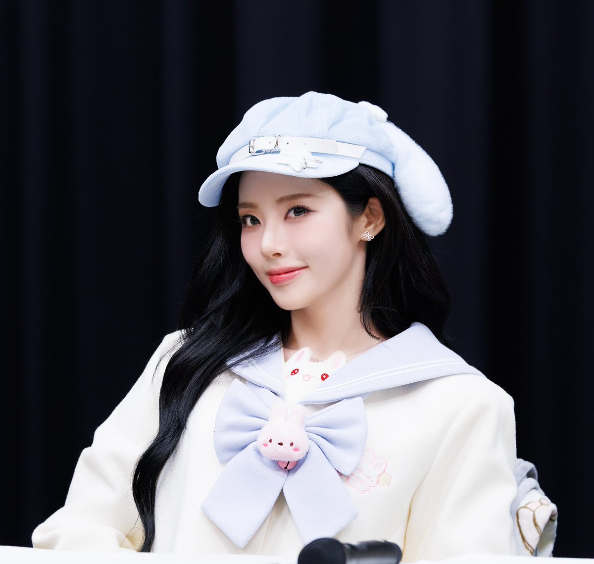sky_piece_9's tweet photo. 260911 후즈팬 스토어 팬사인회
박지원   
#프로미스나인 #박지원
#fromis_9 #PARKJIWON https://t.co/fIe8mutQUG
