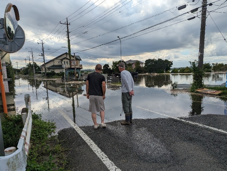 Soundhouse_jp's tweet photo. おはようございます。
この度の台風25号の影響により、サウンドハウス本社のある千葉県成田市の一部および周辺地域におきまして、大規模な冠水被害が発生しております。

復旧までの間、お荷物のお届けに遅延が生じる可能性がございます。お客様には大変ご不便・ご迷惑をおかけいたしますが、何卒ご理解とご協力を賜りますようお願い申し上げます。

#サウンドハウス