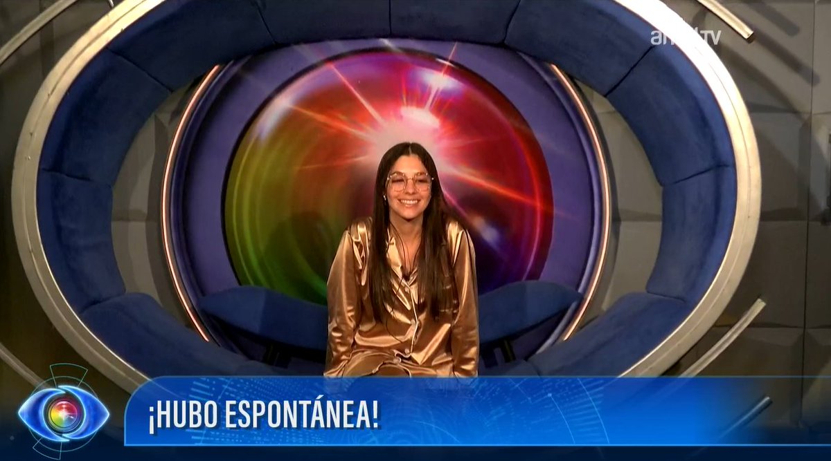 es_lamilanesa's tweet photo. Lo BICHA que es Tai (Stephanie Dudok)
Hizo la primera espontánea de esta edición, el DOMINGO a la noche. En teoría se la clavó  dos hombres. Reina en mis libros.

#GranHermanoUy https://t.co/faepJzCGU4