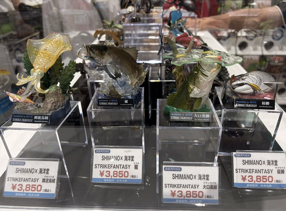 junya_0606's tweet photo. こんなコラボもあるんだなーってのと、最近だと珍しいバスの展示。 https://t.co/vELODFakxw