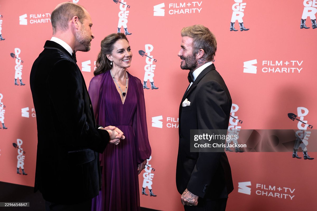 SabirahLohn's tweet photo. Additional pictures from the premiere. Wish there were cameras on the other side so you can see the other adorable little girl.
Plus an additional picture of David Beckham with the Prince and Princess of Wales. I always love their friendship. https://t.co/8f7kULgQ8V