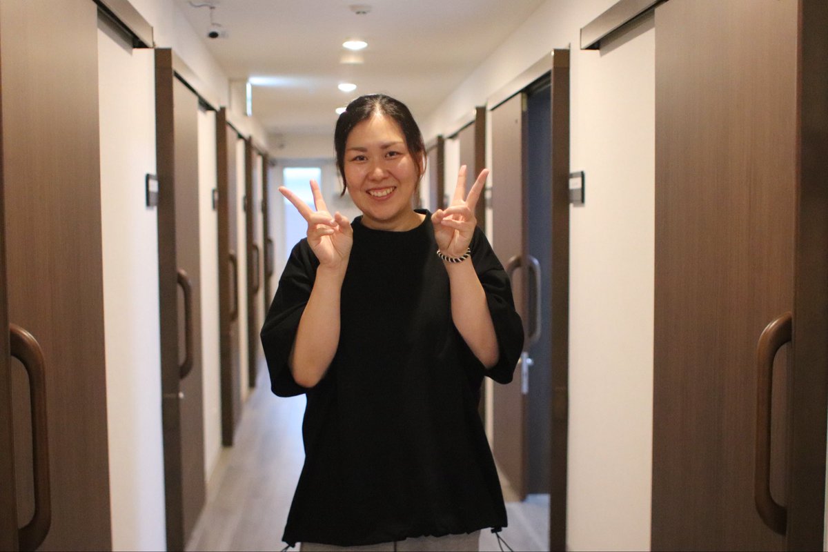 _visionary_2008's tweet photo. 「ありがとうございました。」その一言に、涙をこらえた。ご利用者様の「できる」を見つけ、小さな一歩を積み重ねてきたNOIE IMAISEの浅井美沙さん。嬉しかった経験を自分だけのものにせず、チームにも伝えていく。そんな姿勢が認められ、「一生懸命MVP」に選ばれました✨ #マッチョ介護 #障害福祉 https://t.co/vZNwwyz5Mv