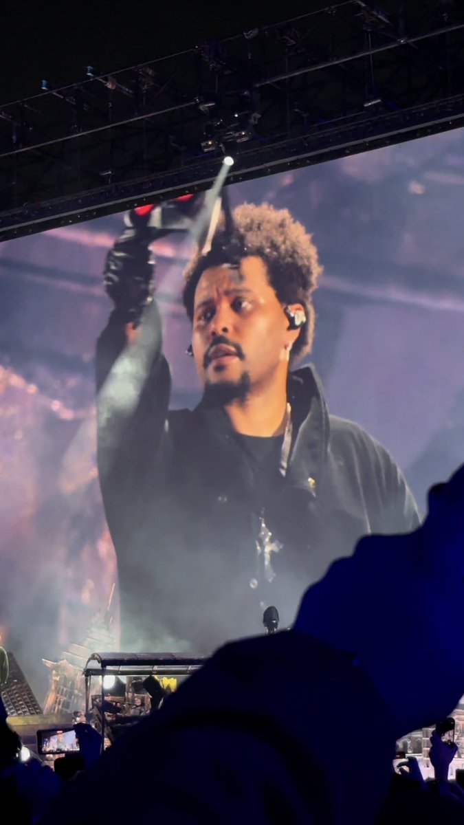 abelwod's tweet photo. this is the fucking love of my life https://t.co/Urg5lh9g27
