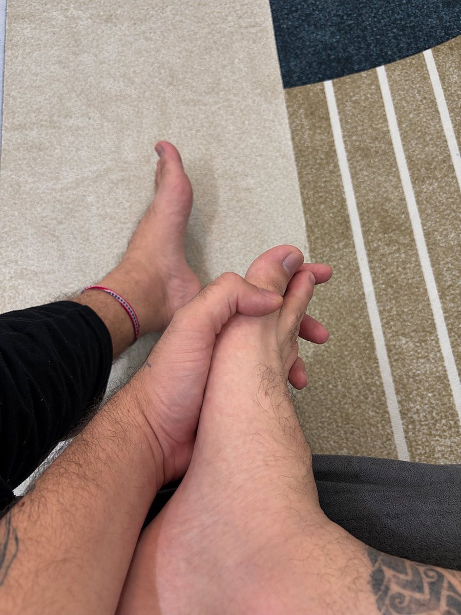 Rafeetkp's tweet photo. Fresh pic for my foot lovers 👣🖤 Who’s interested? DM me.

#feetpics #feetlover #footfetish #feetbuyer #buyfeetpics https://t.co/E8lzDTn6Xa