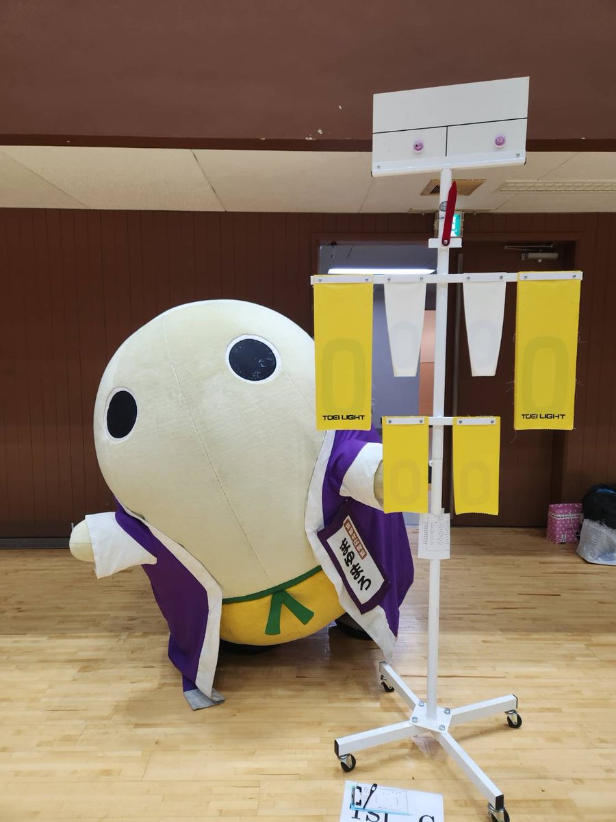 kyotomayumaro's tweet photo. 本日は島津アリーナ京都で開催されました『2026年中京ソフトバレーボール親睦会「第14回ハチドリカップ』におでかけしてまいりましたです〜
今年はこれまでの中で一番多い、74チームが参加されておられますですよ〜！
みなさま、がんばってくださいまし〜♪ https://t.co/JrFUrz5B92