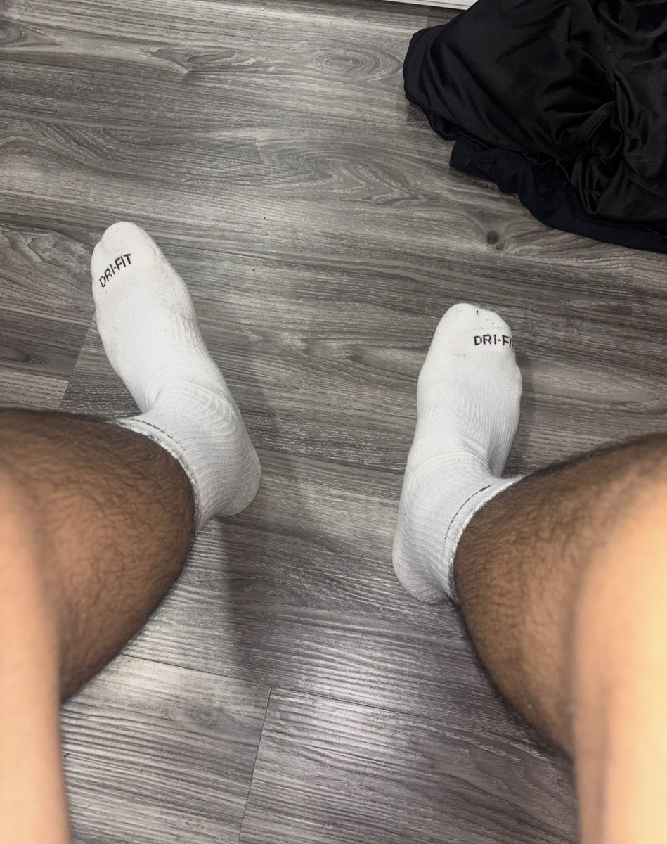 playboy_socks's tweet photo. HMU 😏 https://t.co/oPXXFaEYNx
