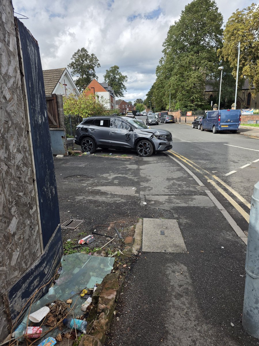 WaheedRafiq16's tweet photo. @liambyrnemp Brilliant more vote rigging for you, by brainwashing our youth that labour has all the answers. Let start off removing illegally topped vehicles first.@LibDems @reformparty_uk @WorkersPartyGB @Conservatives https://t.co/bSIeOq1R0j
