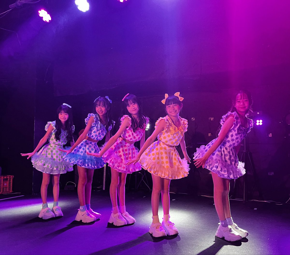 DP_AKINA's tweet photo. おは☀️あーちゃん·͜· ꕤ︎︎
今日も沢山寝たよー
ハロウィンカード予約したよー教えてくれてありがとう❣️

今日はライブだよ🎤
元気モリモリあーちゃんのいいパフォーマンスと笑顔お届けするよ！ｴｲｴｲｵｰ!
会いに来てね💕︎
シルバーウィーク最終日だけどいっぱい盛り上がろうね🔥

ライブまではお家で自主練するよー
#ピコラビ #谷口明奈