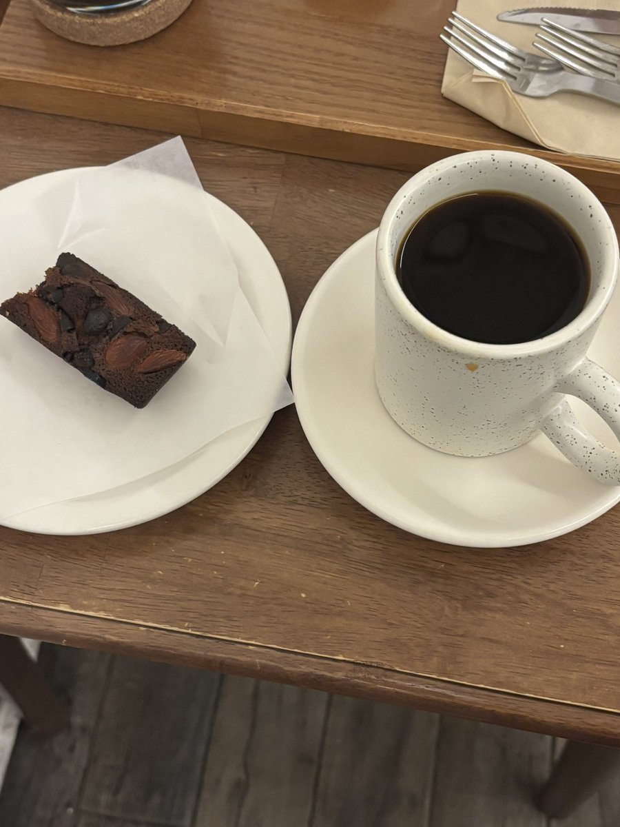 haesuyo's tweet photo. 내년 복학하는 휴학생과 친구해요
카페랑 책 읽기, 뜨개와 일기 쓰기가 주된 취미입니다 🧍‍♀️🥨.. 꾸벅

#일상계트친소 #독서계트친소 https://t.co/ZABgbB0zNN