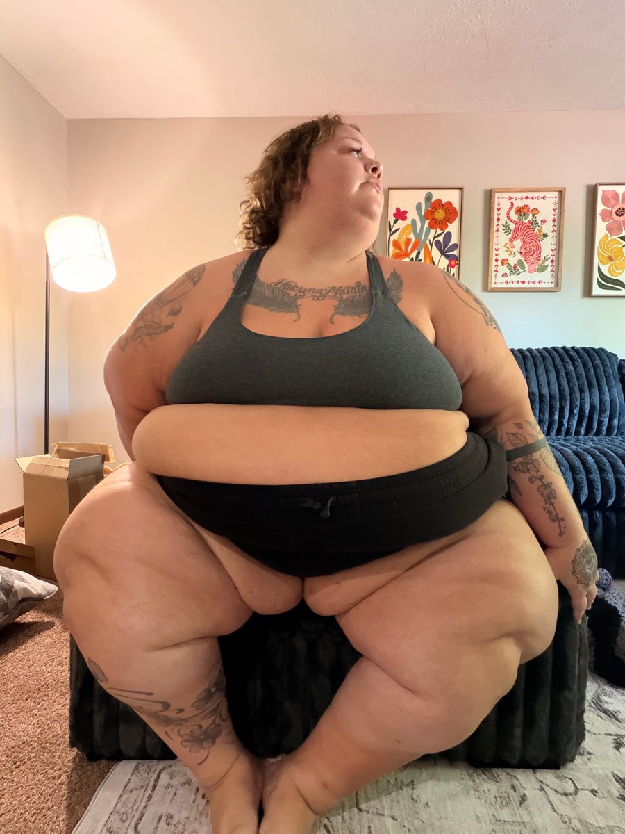 bbwjanex's tweet photo. Would you ask me to stay longer? https://t.co/y2FYGTXk96