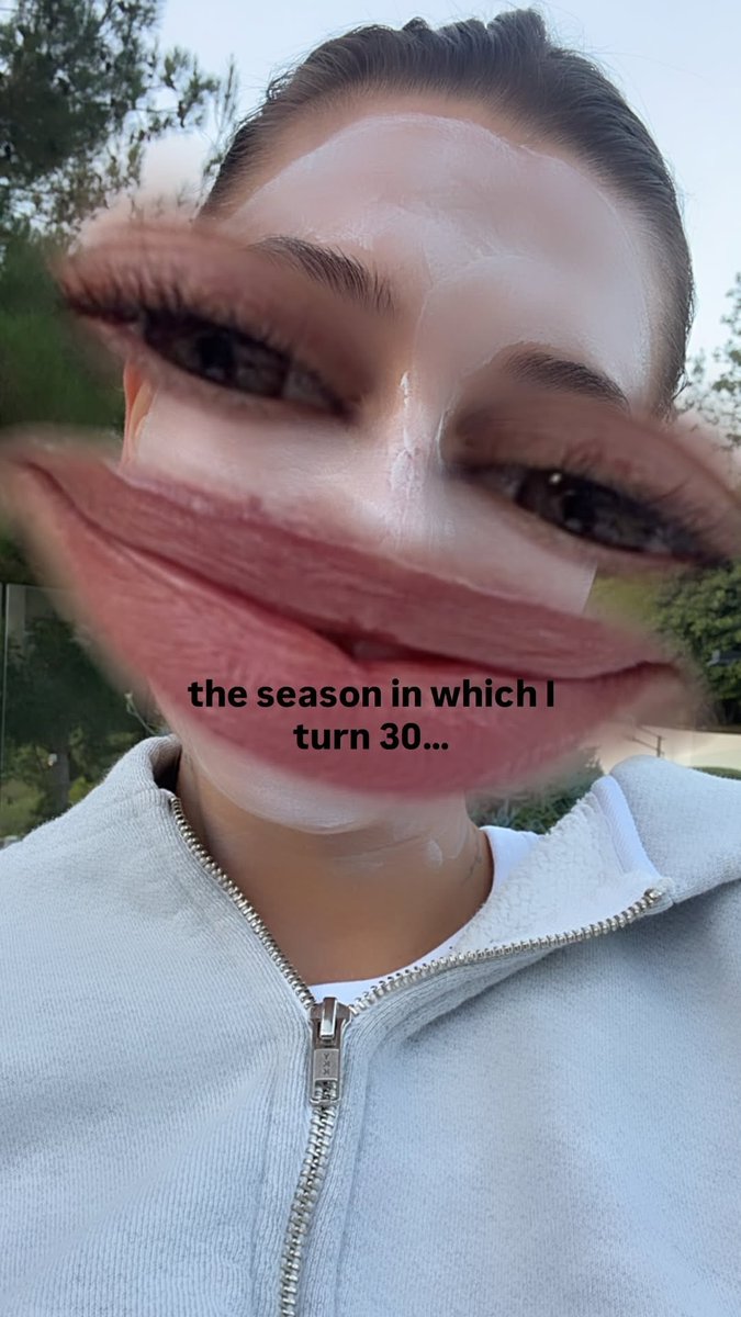 haileybieberbrs's tweet photo. Hailey Bieber publicou no Instagram Stories: "Feliz primeiro dia da melhor estação 🍂 A estação em que eu completo 30 anos…". https://t.co/cVN93N1Uho