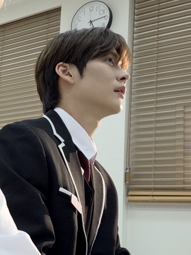 mengseoki's tweet photo. highschool heartthrob https://t.co/fKSY9l6q1h