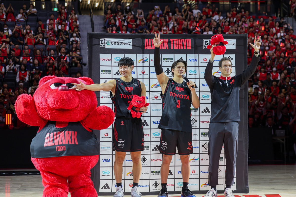 kaokao120's tweet photo. おちゃはルークにアルバルクWEしてた🤣🤣🤣

テーブスくんのルーク、ライアンHCが持ってくれてたて優し過ぎる🥹（写真見返して気付いた😹） https://t.co/HzBoSWb65N