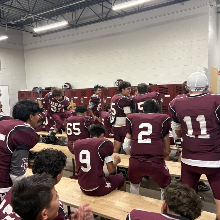 HISD_Sports's tweet photo. It's a great day to be a Whiteface! HISD Maintenance gave us a "Herd One" update, the Homecoming Parade had a great turnout, 9th grade won their first game last week, and 7th grade never quit and came so close to a huge comeback!
#HerdONE https://t.co/ic4jcfGhsN