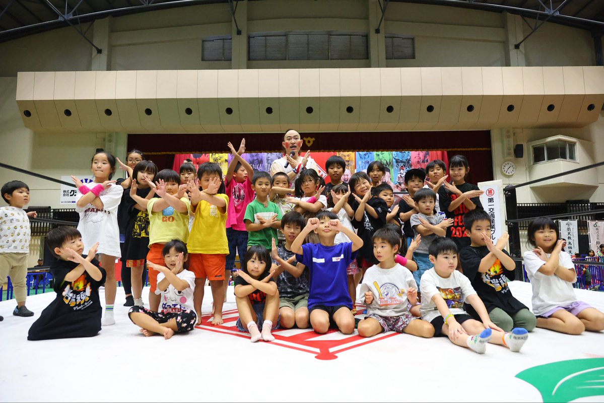 t_pp_e's tweet photo. みんながその瞬間、主役になれるちびっ子プロレス教室🤼‍♀️

#九州プロレス #qpro https://t.co/IvaxHWIZzW