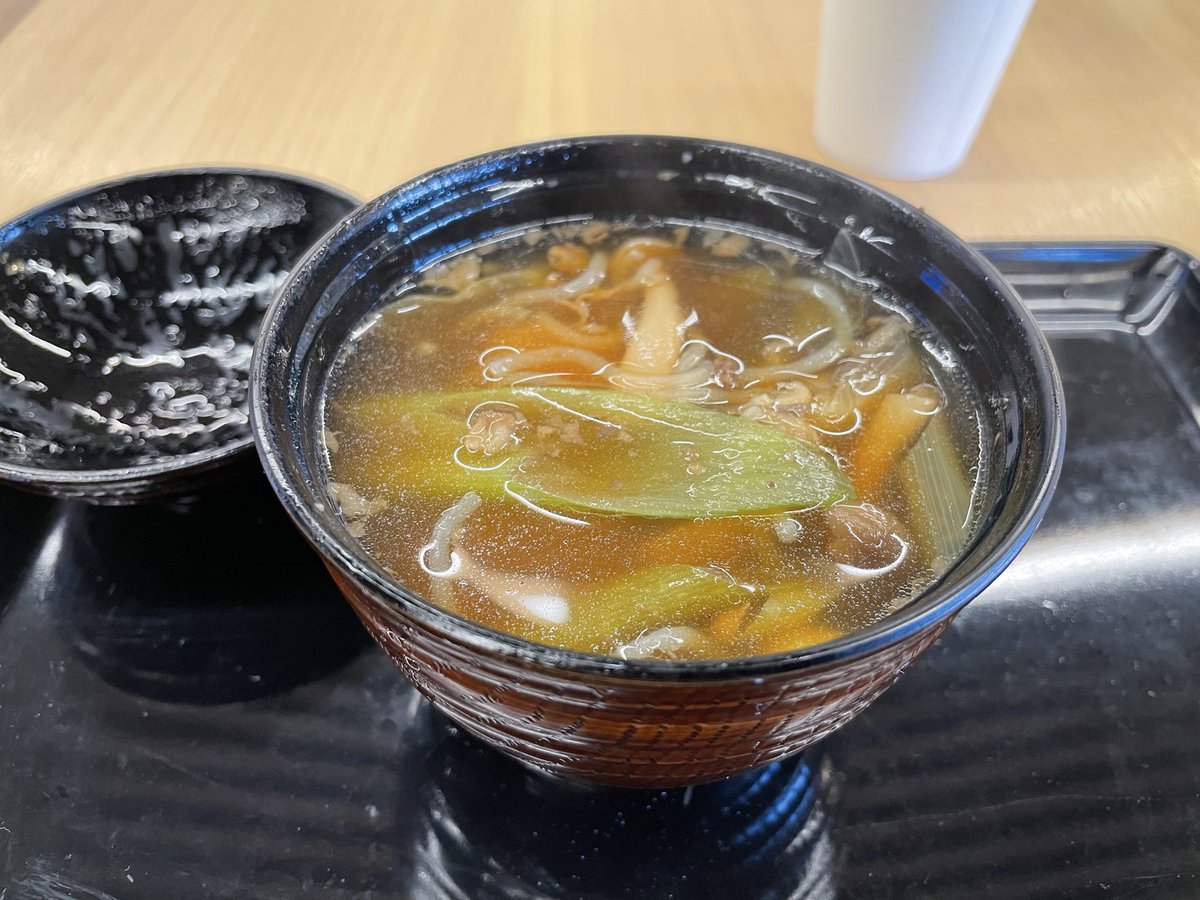 pal_suet's tweet photo. 山形来たので芋煮。
福島は豚味噌なので牛醤油は初めて食べるかも。
#gost https://t.co/buwlNo96Af