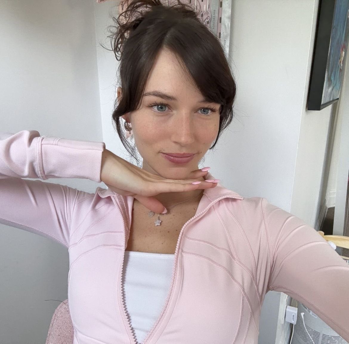 FrictionAdictin's tweet photo. Claire drake #appreciation #bikini #preppy #whitegirl https://t.co/oQX1QAeti8