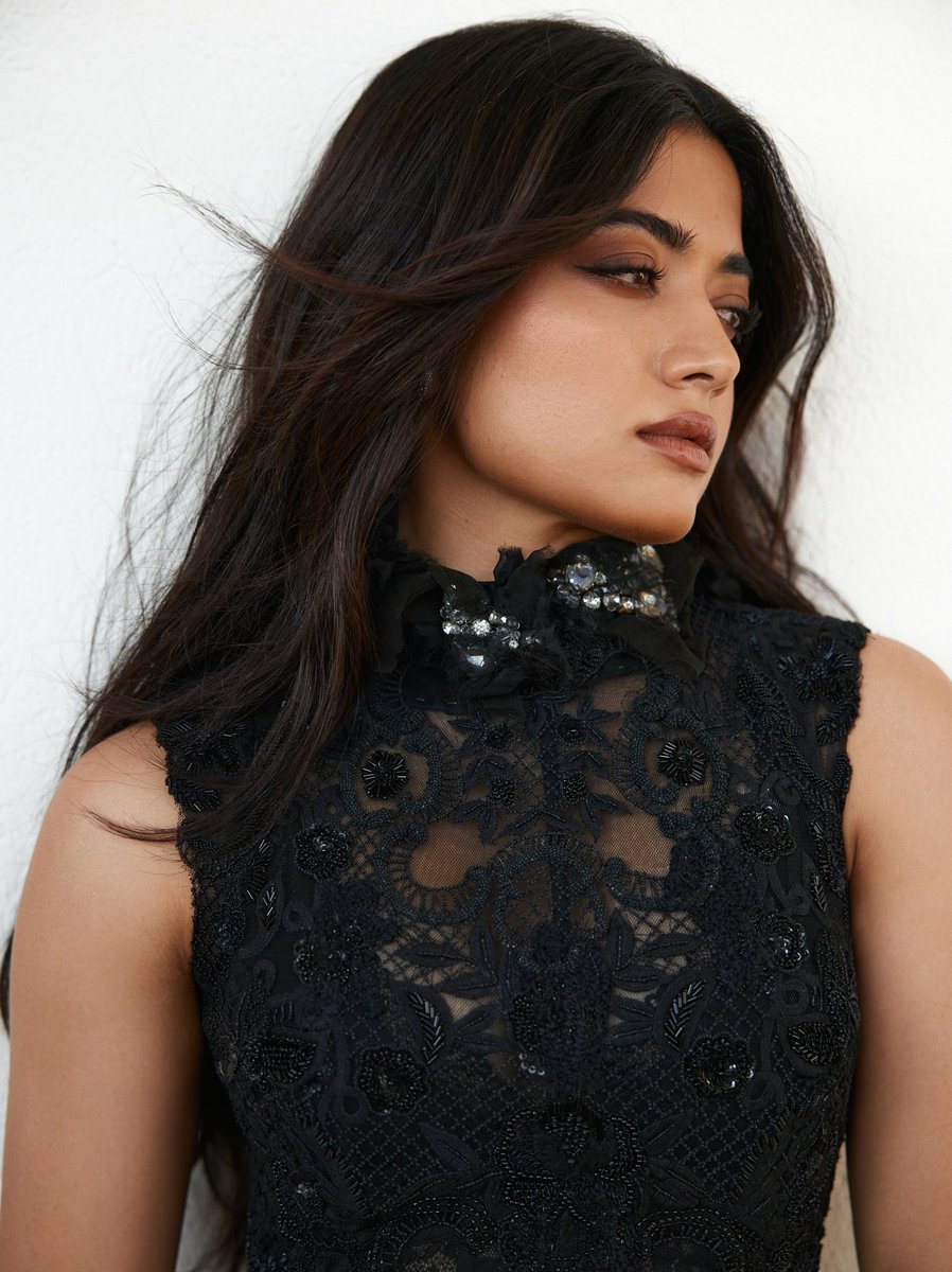 sash45746's tweet photo. Day 198 of posting untill u rply my queen😍😍
Good morning queen😍😍
@iamRashmika 
#Rashmika
#rashmika
#Rashmikamandana
#rashmikamandana
#virosh
#vijayrashmika https://t.co/cXcrUeEPt3