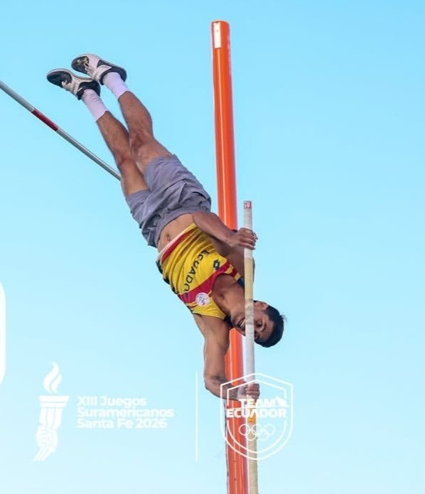 FedeManabi's tweet photo. 🥈 ¡Orgullo manabita! Dyander Pacho, atleta de @FedeManabi, conquistó la medalla de plata en salto con garrocha en los XII Juegos Suramericanos Santa Fe 2026, con una marca de 4.80 m. ¡Suma una nueva medalla para el Team Ecuador! https://t.co/oR17u6kSYh