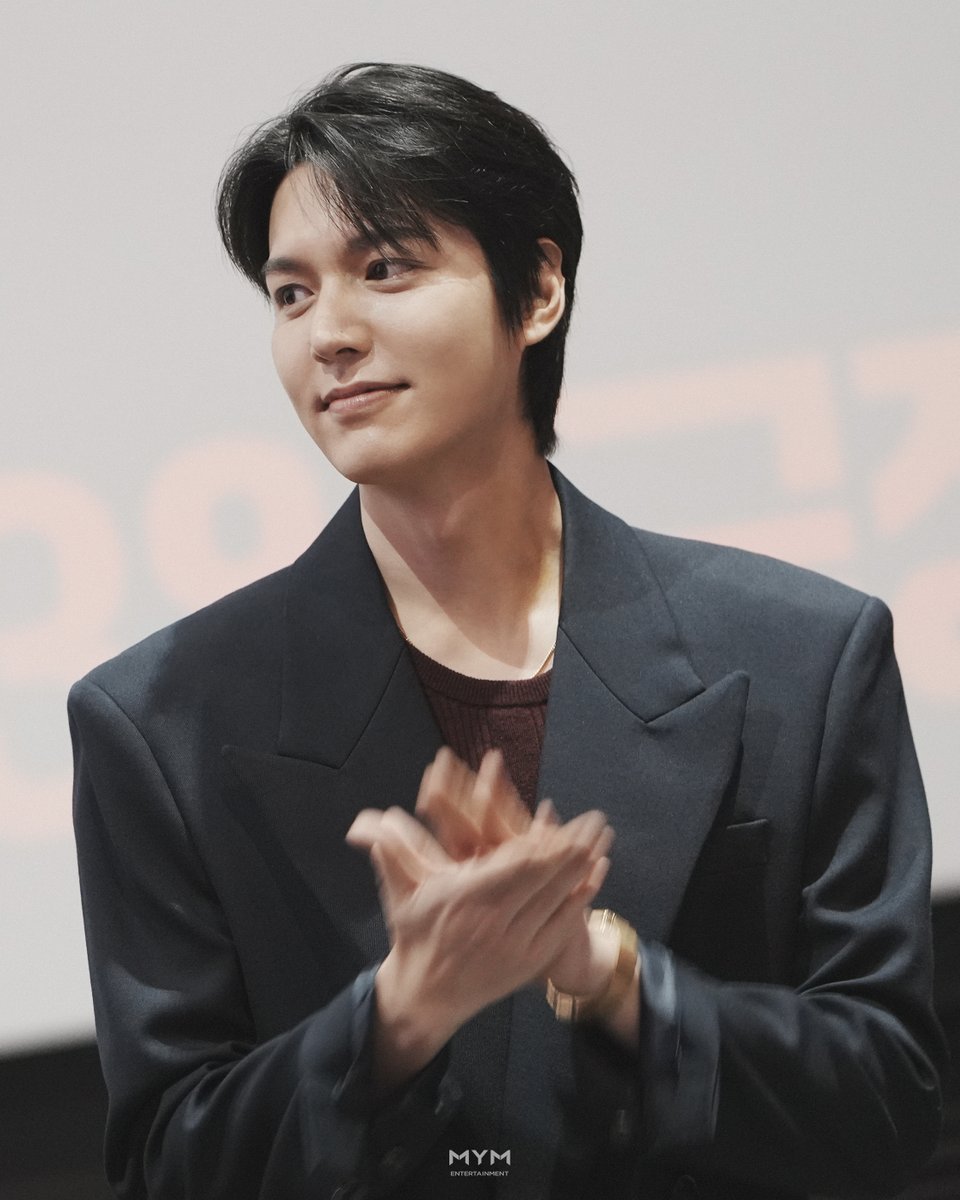 ActorLeeMinHo's tweet photo. [#LEEMINHO]

<암살자(들)> 어느덧 VIP시사회까지 성료! 🎬✨
찾아주신 모든 분들의 뜨거운 반응과 호평 속에 성황리에 마무리했습니다.

설렘 반, 긴장 반
민호 배우의 시사회 비하인드 컷을 공개합니다.
그 현장 열기 그대로, 오늘은 영화관에서 이어갑니다🍿 🍿
<암살자(들)> 오늘 대개봉! 극장에서 만나요!

has successfully wrapped up its VIP Premiere! 🎬✨ 
Thanks to the enthusiastic response and high praise from everyone who attended, the event ended on a high note.

Half excitement, half nerves!
Unveiling behind-the-scenes cuts of actor Lee Min-ho from the premiere.
Taking that same vivid energy straight to the theaters today 🍿 🍿
<The Assassin(s)> hits theaters today! See you at the movies!
#이민호 #암살자들 #MINOZ #MYMENTERTAINMENT