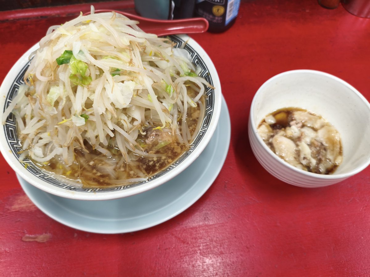 shildy7188's tweet photo. 那珂市　豚男
小ラーメン　野菜　ポン玉　脂
シルバーウィーク四日目休出終わった後にちらへ
久しぶりにデフォを注文
ポン玉も追加で
野菜にポン玉合うな
野菜増し��必須ですね
美味しかったです
ごちそうさまでした https://t.co/QSuGyUUtWU
