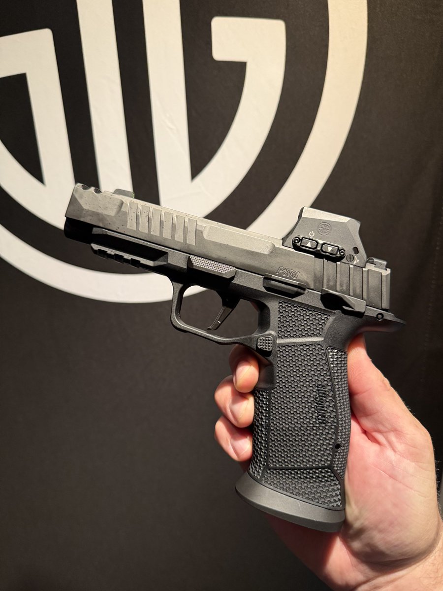 Guns_com's tweet photo. 🔥FIRST LOOK: @sigsauerinc P385 MACH3D &amp; COMP

#SigNext2026 https://t.co/AEloeFF6gy