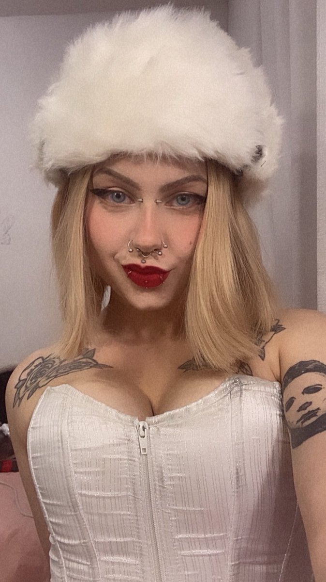 emynaoconsegue's tweet photo. Só pra deixar registrado aqui também 💅🏻 https://t.co/4gpUrOEWHl