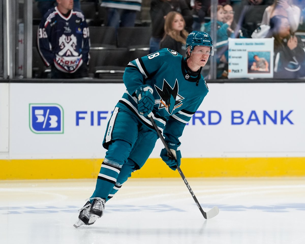 SanJoseSharks's tweet photo. Back at 🏠. 

#TurnItAllTeal https://t.co/nT4Q9QCX1c