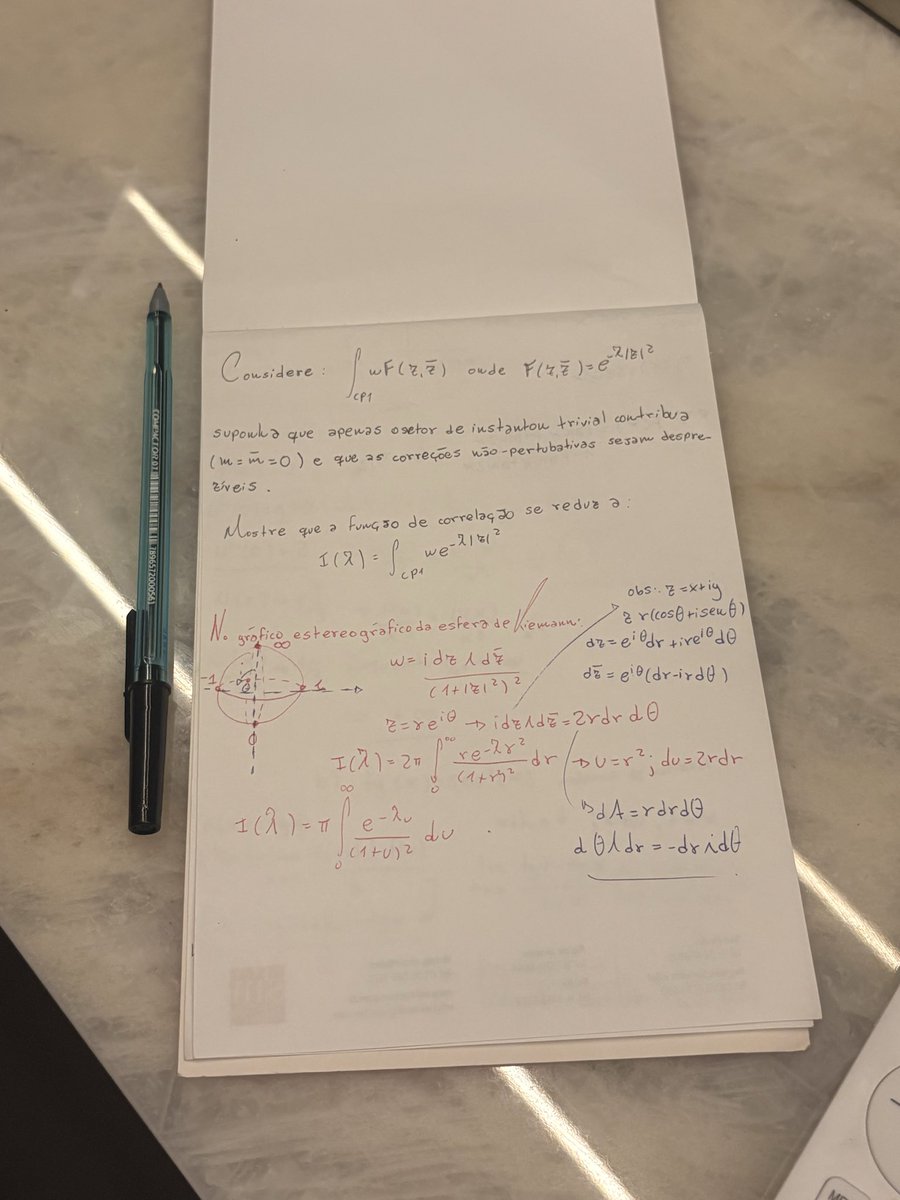 clarisseiim's tweet photo. amo ver aulas que fico boiando se n me esforçar! Mesmo nao conhecendo muita coisa eu sempre dou o máximo pra entender a ideia por trás dos problemas 🙂‍↕️🙂‍↕️🙂‍↕️ https://t.co/ue82qTQ8cB