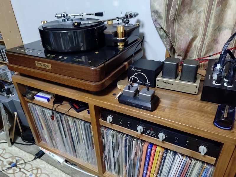dentecnews's tweet photo. スピーカーがJBL4333AWXで能率93dbだからと少し心配したが
8Wで部屋中に音が充満しており全く問題なかった!
ただ、貴重なWE300B刻印なので刻印は無理としても予備球が必要だろう。
私が心血注いで作った最後の管球アンプを、親しいお客様に使って頂ける事になり望外の幸せだ! #we300B https://t.co/j6D6n6mzjD