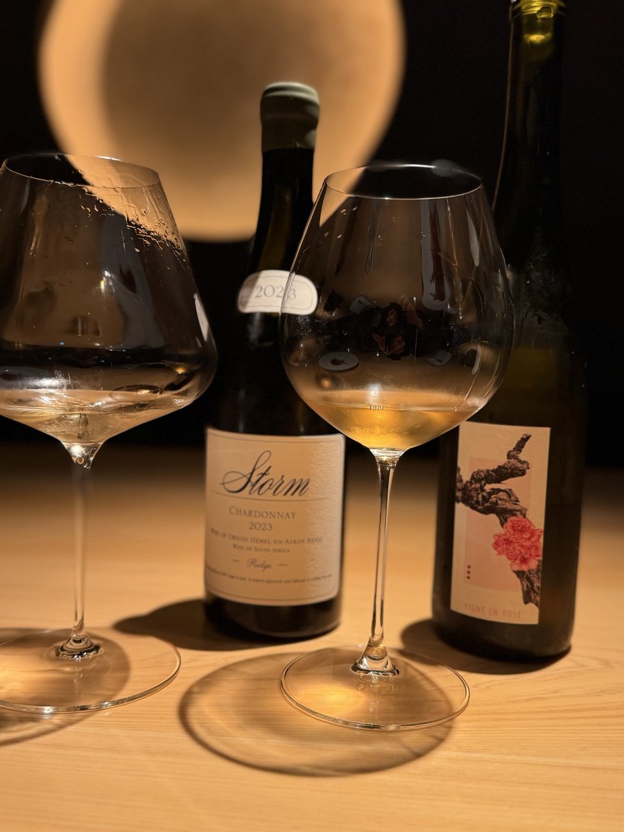 kozewine's tweet photo. さすがに心配になるワインバー

ワインバープルリバス

銀座の立地で
ボトル1万円越えのワインも
「全部飲み比べ対象」

90分（70分LO）11,000円（税込）
という制約がつくものの
憧れの高級ワインが
ざっと楽しめるのは強烈

お値段のいいやつを
上から順に攻めるのをおすすめ
#PR https://t.co/uK4fv03OQo