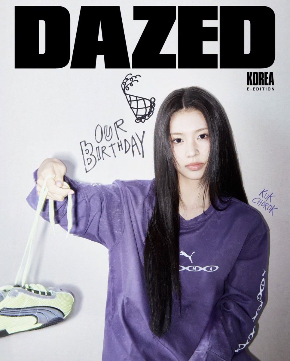 0uoas's tweet photo. 데이즈드 코리아 인스타 #국초록

The Digital Cover for 2026 OCTOBER
ISSUE of <DAZED> KOREA
 
"어렸을 때는 특이한 이름이 싫어서 평범한 이름이었으면 좋겠다고 생각한 적도 많았어요. 그런데 지금 생각해보면 '국초록'은 한 번 들으면 잊을 수 없으니 연예인 이름으로 딱이지 않나요? (웃음)" 이름처럼 파릇파릇하고 해맑은 초록은 아워벌스데이의 맏언니.