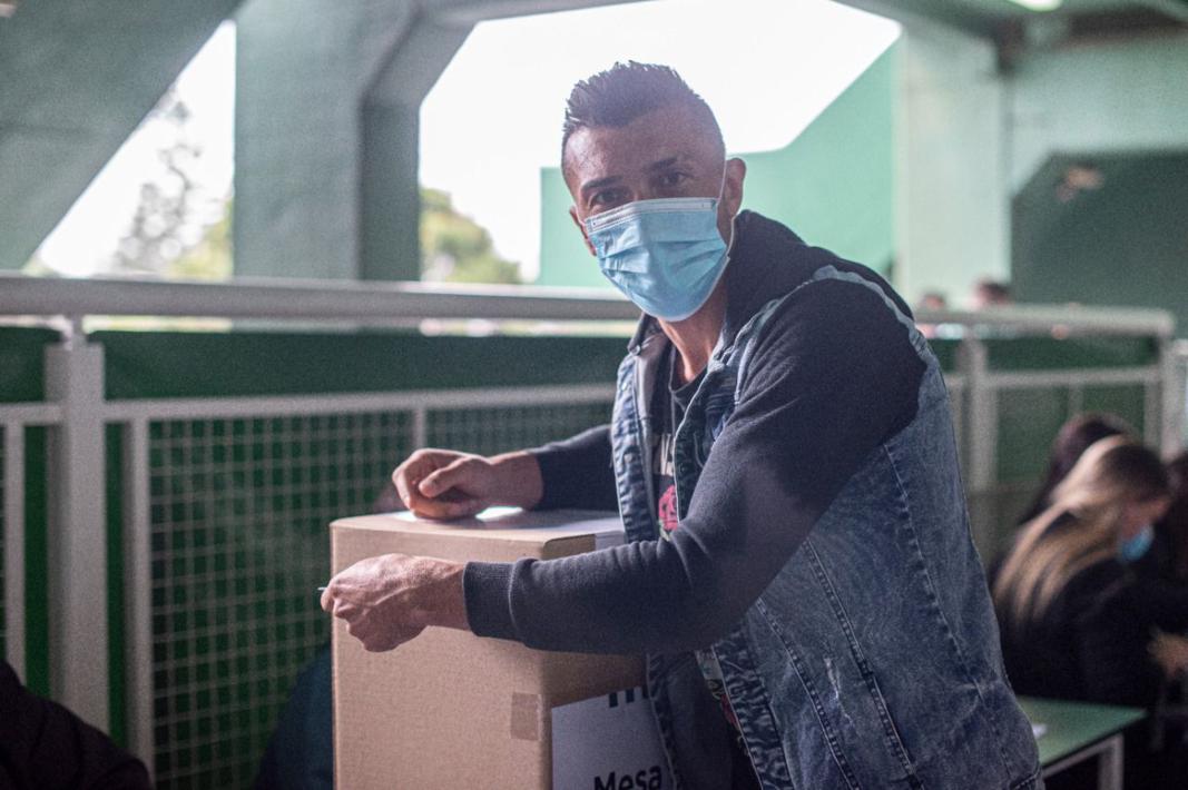 ObandoTriple's tweet photo. en estos dias el ex-spinosista #Datolo, lanza su candidatura, vale recordar que a Vivas le tiraba el equipo para atras, entonces #Sanguinetti dijo que si estaba #Datolo no agarraba, #Spinosa lo sacrificó junto a la promesa que le habia hecho de ocupar el actual lugar de Lucheti https://t.co/N4JbLcBP6s