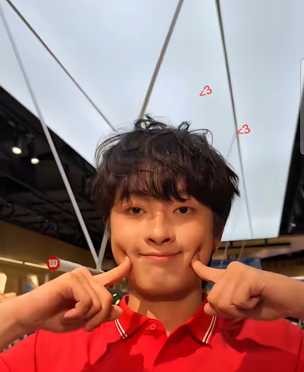 ashyyton17's tweet photo. I want to pinch his cheeks, I feel like it's so soft. (^3^) 
#waavetnp #theewave https://t.co/1YewbngvMe