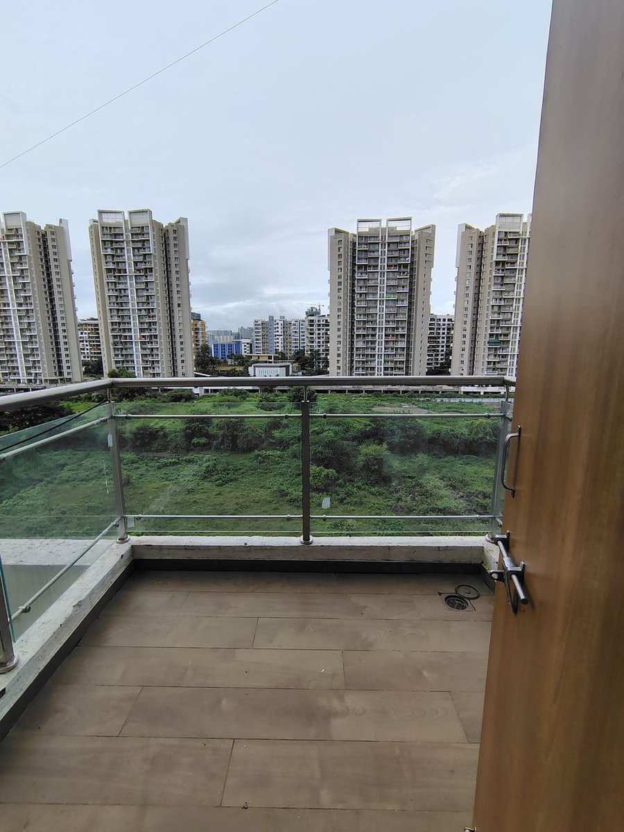 misalpavv's tweet photo. Saw a Reddit post: "This room in a 3BHK in #pune and Guess the rent."
Big room. Two windows. Attached balcony with a glass railing. Green view.

Rent: ₹9,000 for a room in 3bhk * 

My Bengaluru brain buffered, crashed, and restarted in safe mode. https://t.co/0ina2E7wAS