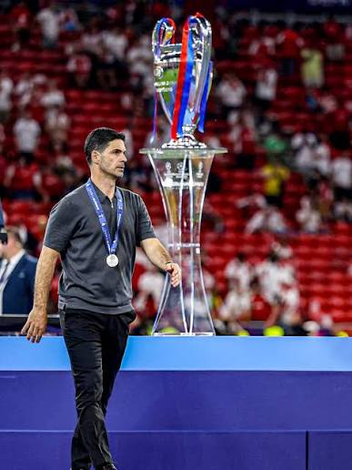 mHiveGlory's tweet photo. The contract is officially signed. ✍️

Now let’s do the unfinished business.🏆

No excuses. No distractions. Let's finish the job. 🔴⚪ https://t.co/hXoNWarUmr