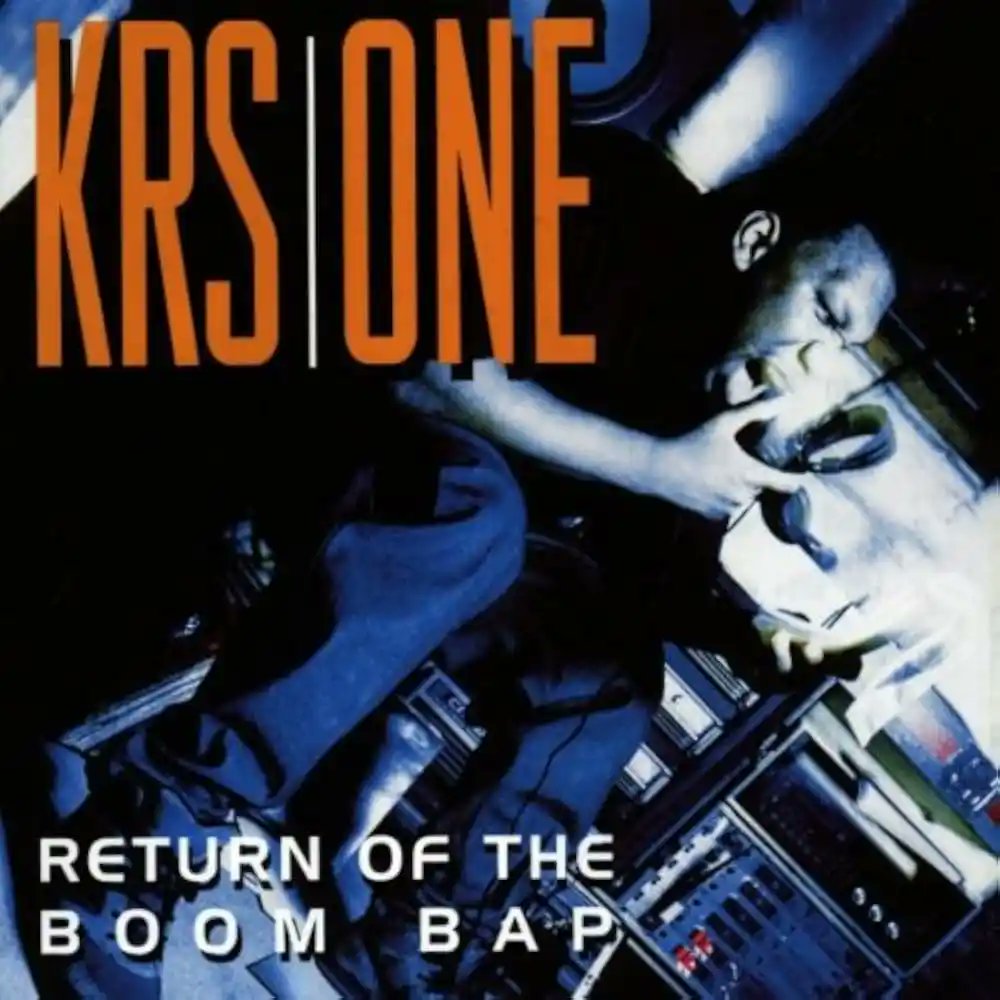 ShotGunDandymk3's tweet photo. 「LoFi」について色々考えてるけど
全く違うけど似てる例として「Boom Bap」という単語がある

今でこそBoom Bapと言えばどんなサウンドかをイメージ出来るし
気が付けばサブ・ジャンル的な扱いを受けているが

90年代は「Boom Bap」と呼んでいなかった

例えば
KRS-Oneの1993年のアルバム「Return of the Boom Bap」のように
「Boom Bap」という単語は確かに存在はしたが
90年代当時のビートに対してわざわざ「Boom Bap Beat」と呼んでいる奴は皆無だった

いや正確に言えば、探せばBoom Bap Beatと呼んでいる奴はいたかもしれないが
HipHop界の中で一般的にそう呼んでる奴はいなかった

プリモのビートを聴いて、
「やっぱBoom Bap最高だね！」
なんて言ってる奴が、当時はいなかったということだ

特に90年代前半当時の存在するHipHopのビートのスタイルがほとんどBoom Bapだったので
LoFiとは少し違うし、そもそもLoFiという単語の定義事態も人によって捉え方が違うため
Boom BapとLoFiは似て非なるモノであることは認識している

2000年代になっても
どちらかと言うとNYやWest side、Dirty Southなどと、地域でサウンドを分けていた感じだ

LoFiもBoom Bapと同じように、
90年代にその音は存在したが、
当時は「LoFi」をジャンルとして捉えている奴らは皆無だったし
ビートを聴いたヘッズに
「やっぱLoFiは最高だね」という奴はほとんどいなかった

Boom BapもLoFiも後から名前を付けられたサブジャンル的にカテゴライズされた名前であり
Jazzy HipHopなどもしかり、「カテゴライズして売るためのネーミング」なのだ

特にLoFIはサウンド以上に「ジャンル」として捉えられている
自分も実際、普段HipHopを聴かない人でもLoFiを聴く人アメリカ人と多く会ってきた

これはあくまでも記憶と経験による個人的な意見とイメージである