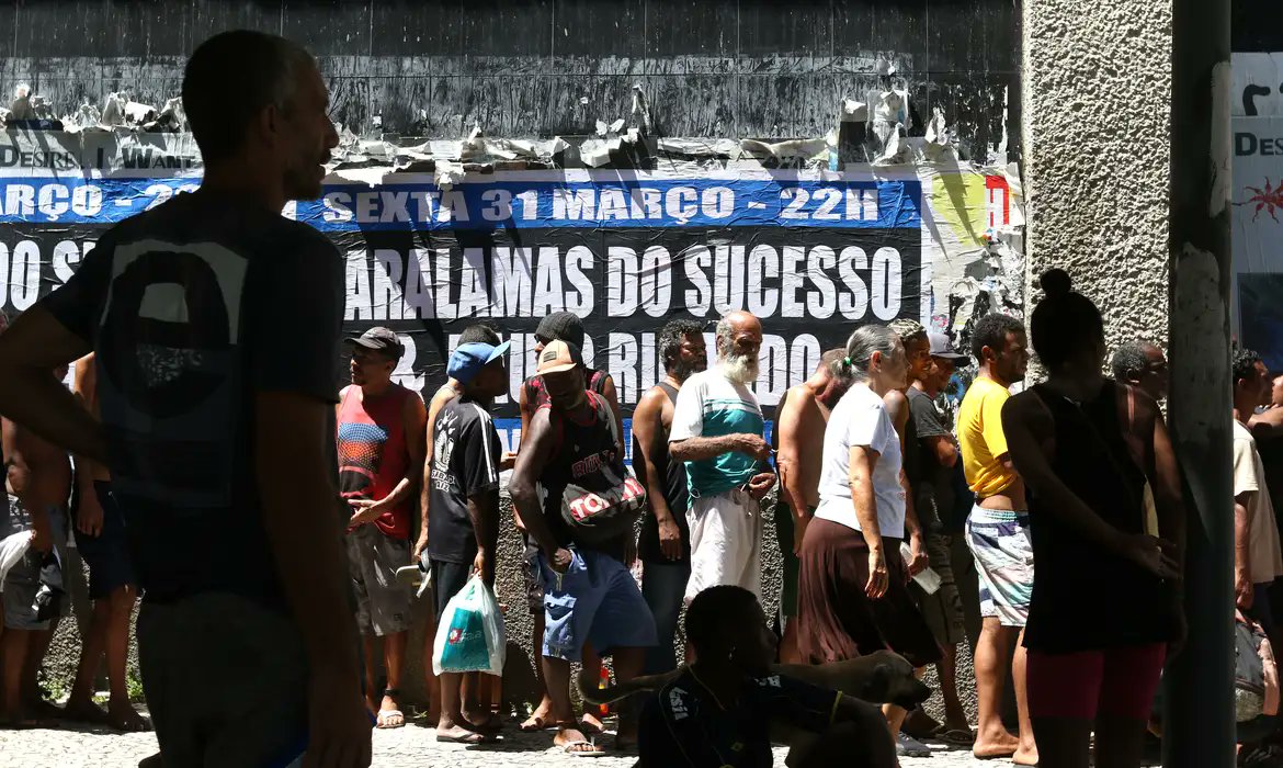 matylinhares's tweet photo. "Nosso objetivo é levar o debate comunista para o trabalhador, não eleger candidatos." https://t.co/vn7ob7lcso