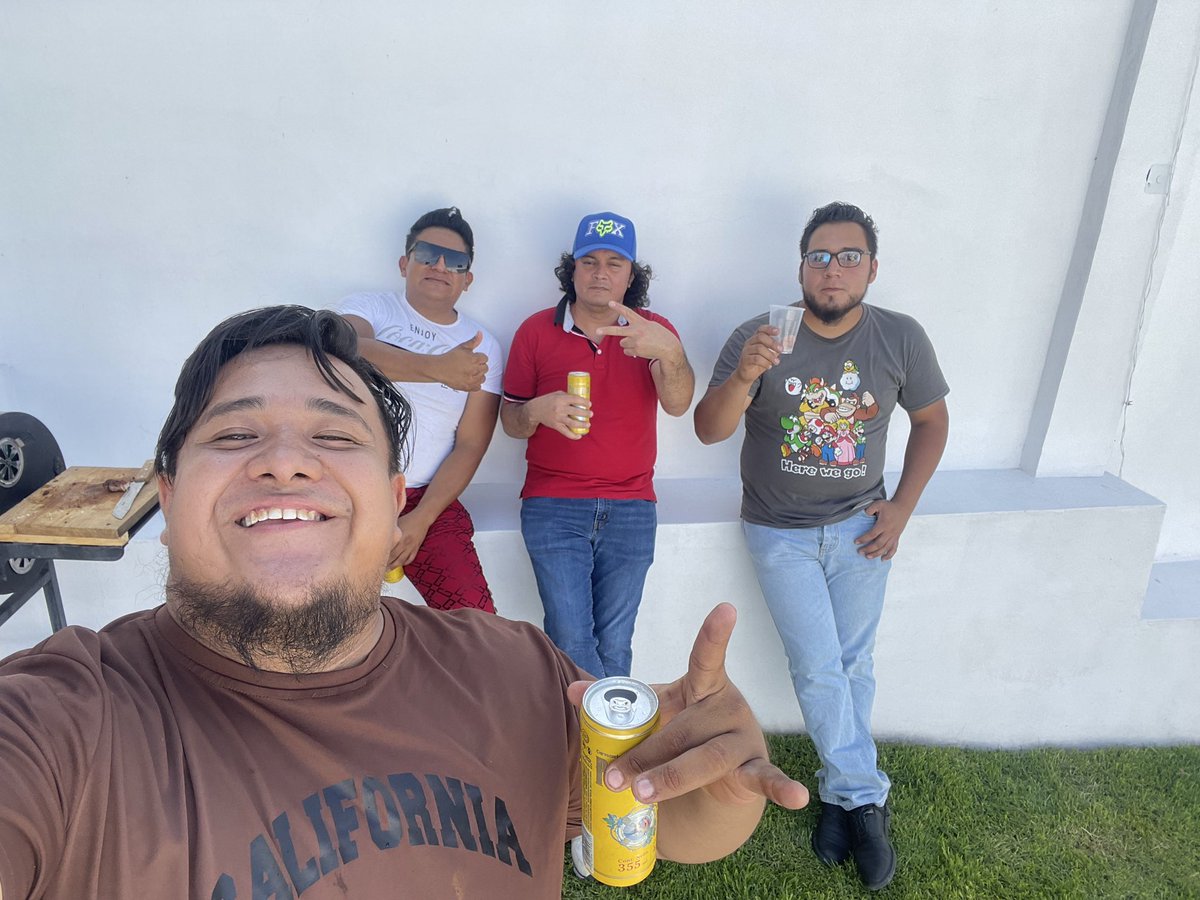 esayul_bocanegr's tweet photo. Bro’s 🥃🍖 https://t.co/z7poqGxbHn