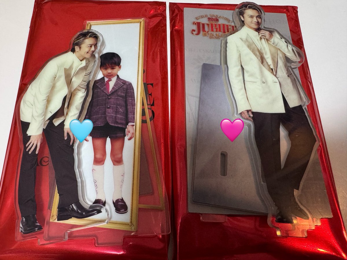 kk17_tkhr's tweet photo. EXILE TAKAHIRO 20th Anniversary 武道館 JUBILEE    アクスタ  交換

譲  画像のもの （1枚目）

求 🩵🩷ついてるもの（2枚目）

同じ印がついてるもの同士での交換希望です。
9/23ハイロー、9/25 武道館現地交換または郵送。
現地の場合友人代行での交換になります。

気軽にお声がけ下さい。 https://t.co/GDshqQUOmj