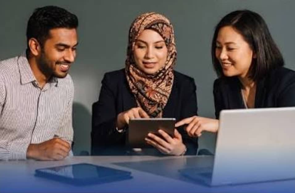 QbeepOfficial's tweet photo. AI’s revolution is moving beyond tech giants 🤖
From small businesses to content creation, Malaysians are using AI to automate tasks, serve customers & create new income.
Is everyday adoption where AI’s biggest impact will come from?
#AI #Malaysia #Entrepreneurship #Qbeep https://t.co/dbWI5ILbnG
