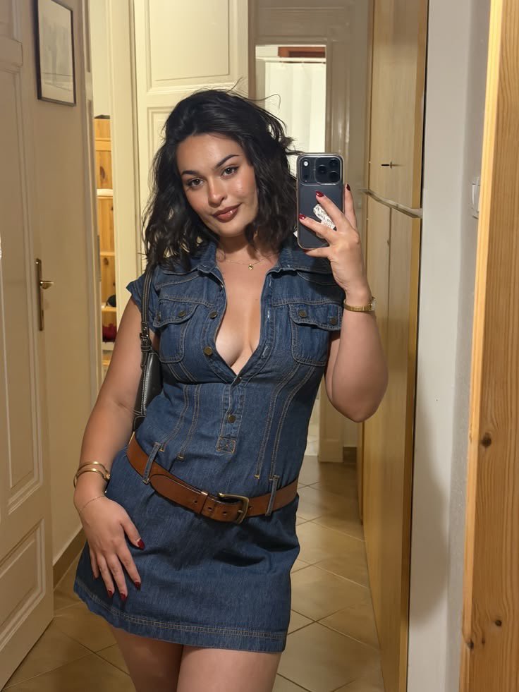Ivana0c's tweet photo. The outfit turned out better than I thought 🤭💕💕 https://t.co/fFXFkGAFfC