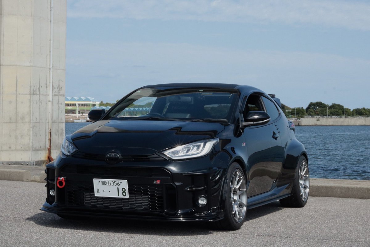 omatasan18's tweet photo. ハイパーシルバーっていいですネ
久しぶりにカメラ起動📸
#GRyaris
#AMEwheels https://t.co/aoBefyurIE