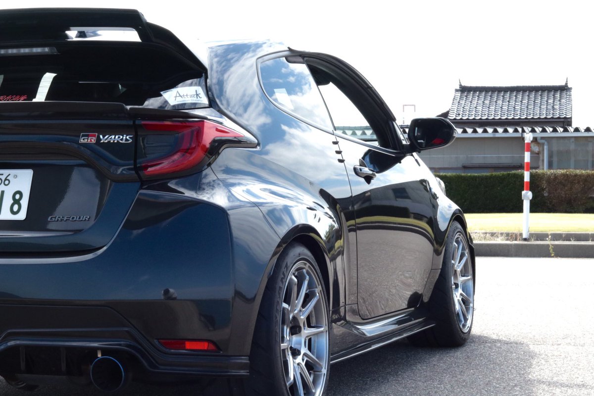 omatasan18's tweet photo. ハイパーシルバーっていいですネ
久しぶりにカメラ起動📸
#GRyaris
#AMEwheels https://t.co/aoBefyurIE