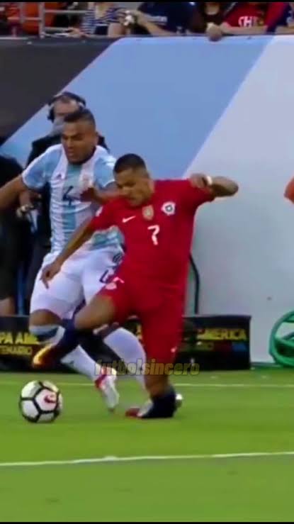 Kaezons's tweet photo. @kolderiu19 la falta fue en el minuto 3 del primer tiempo y jugo casi todo el partido, se puede seguir jugando https://t.co/kcqwZcM8r2