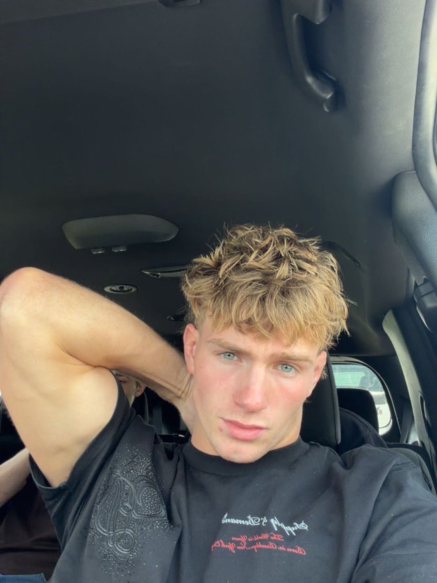 MasterTrev1's tweet photo. come serve me its your privilege https://t.co/60oHszjSfF