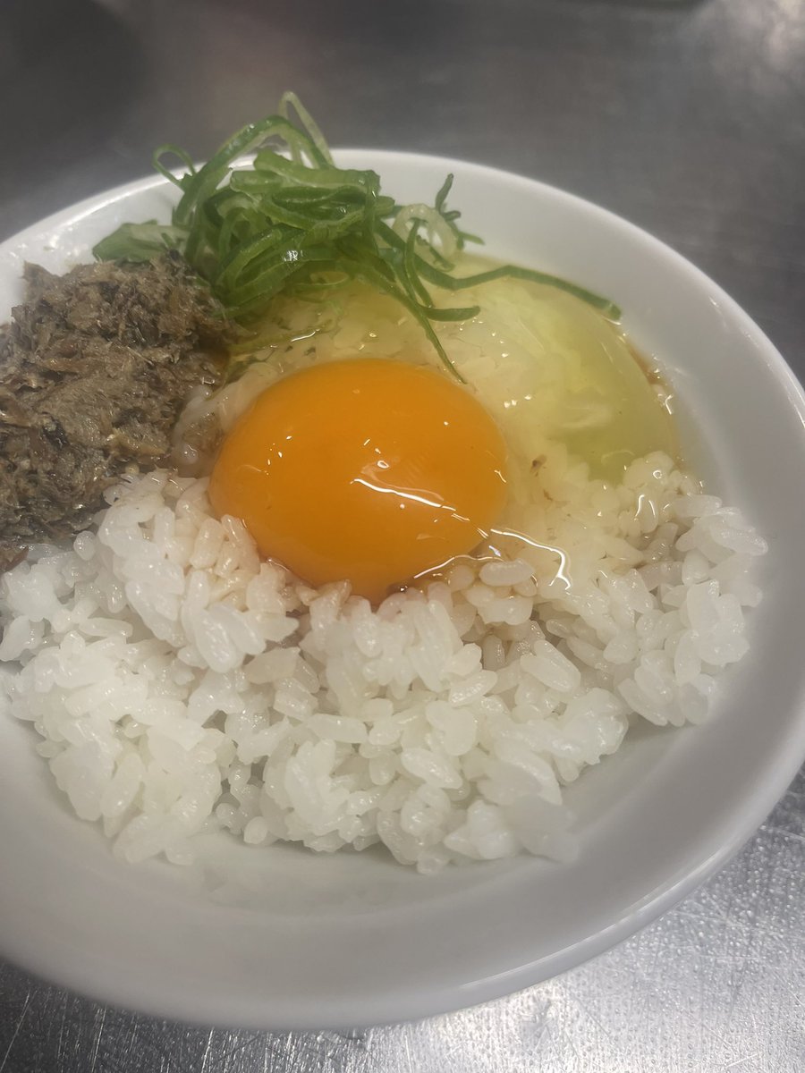 men_yoshikawa10's tweet photo. おはようございます☀
連休最終日【煮干玉】仕込みました👍
ご飯購入でTKGにもできます！！

本日は🈂️煮干玉、コマチャです🤩
スタッフまでお声掛けください！

本日も皆様のご来店お待ちしております🙇‍♂️

営業時間
11:00〜15:00
17:00〜22:00
⚠️本日は通常の営業時間です⚠️ https://t.co/lB5EYmN636