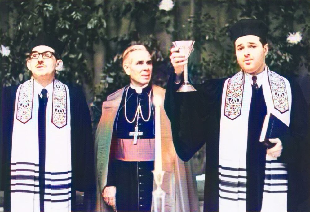 AmericanReform_'s tweet photo. > Gets prime-time TV show at the height of American indifferentism and naturalism
> Wildly popular
> Created first ecumenical seminary in America for Catholics and Protestants
> Wears kippah to show respect at Temple B’rith Kodesh in 1967 and accepts menorah as gift
> One year later actively participates in Jewish sabbath service
> Believed Teilhard de Chardin will eventually find himself as “the spiritual genius of the twentieth century”
> Argues to William Buckley that denying the divinity of Christ is not worthy of excommunication in 1970
> Tells congregation of Protestants in 1972 they are spiritually inside the Church

We need less wolves like Bishop Sheen.