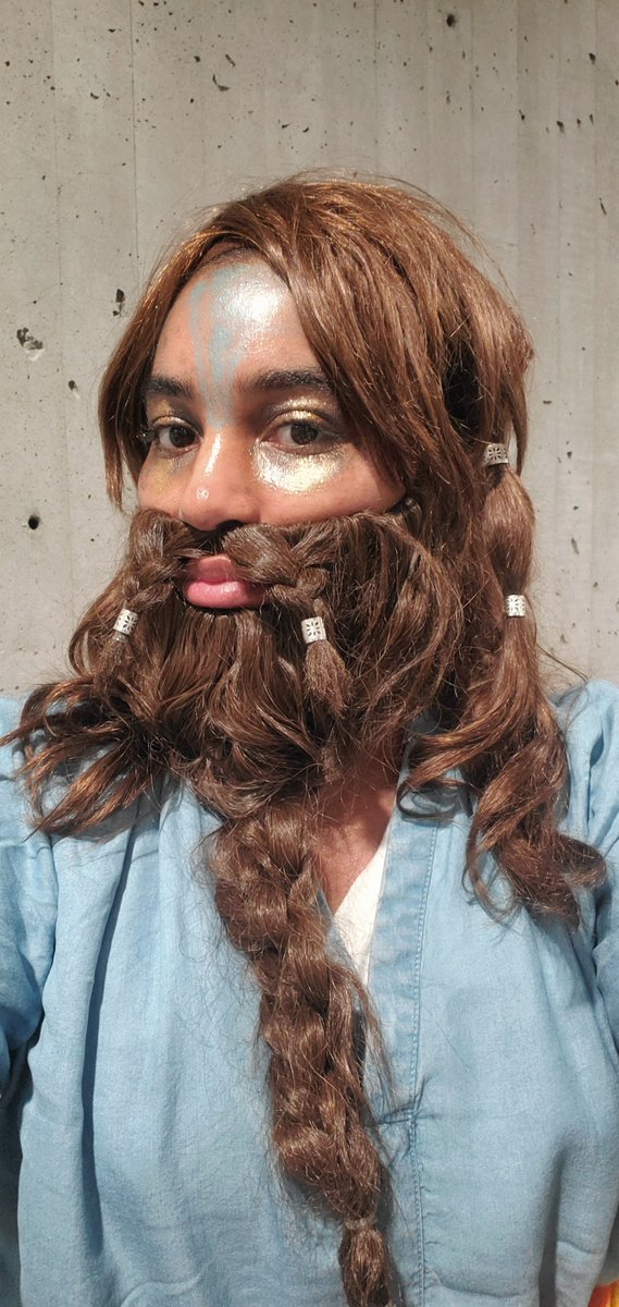 _Nonnez_'s tweet photo. @SonySantaMonica @benjipea @brunovelazquez @youtheremehere Since I didn't have golden eye contacts, I decided to use glittery black &amp; gold eyeshadow to represent Týr's bifrost eyes!!! Also my amazing cousin @cosmicmoon_x braid the beard!!! (Part 2) 💫👁🌟👁💫

#NonnCosplay #GOW #GodofWar #Týr #Tyr #GOWCosplay #GodofWarCosplay #AnimeNYC https://t.co/3zmgXCzjcb